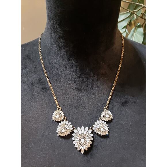 Loft Womens Fashion Floral Crystal Stone Necklace Jewelry with Lobster Clasp - Picture 1 of 6